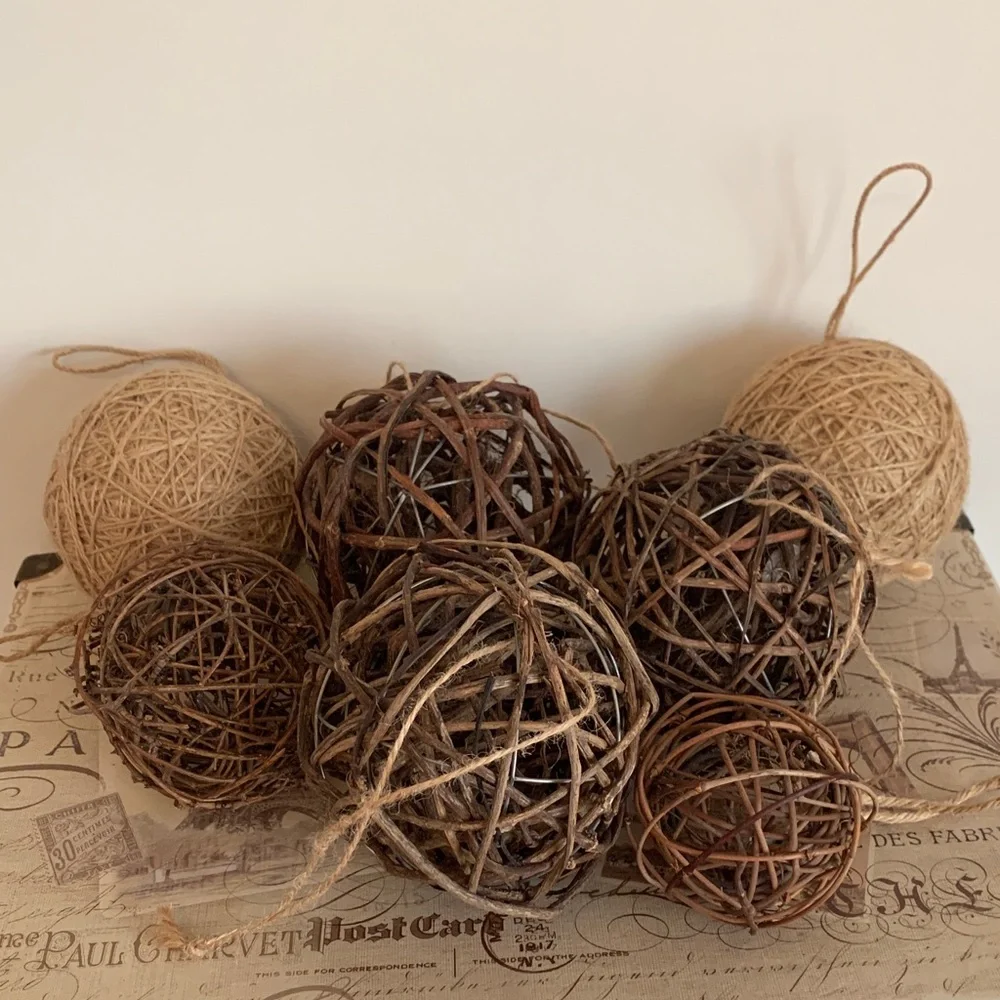 Decorative Rattan Ball & Twine Set in Brown and Tan